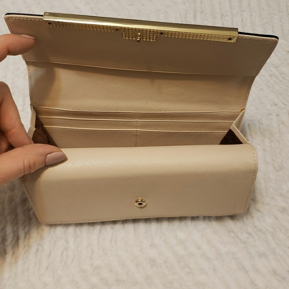 Beautiful Wallet - Picture 7 of 8